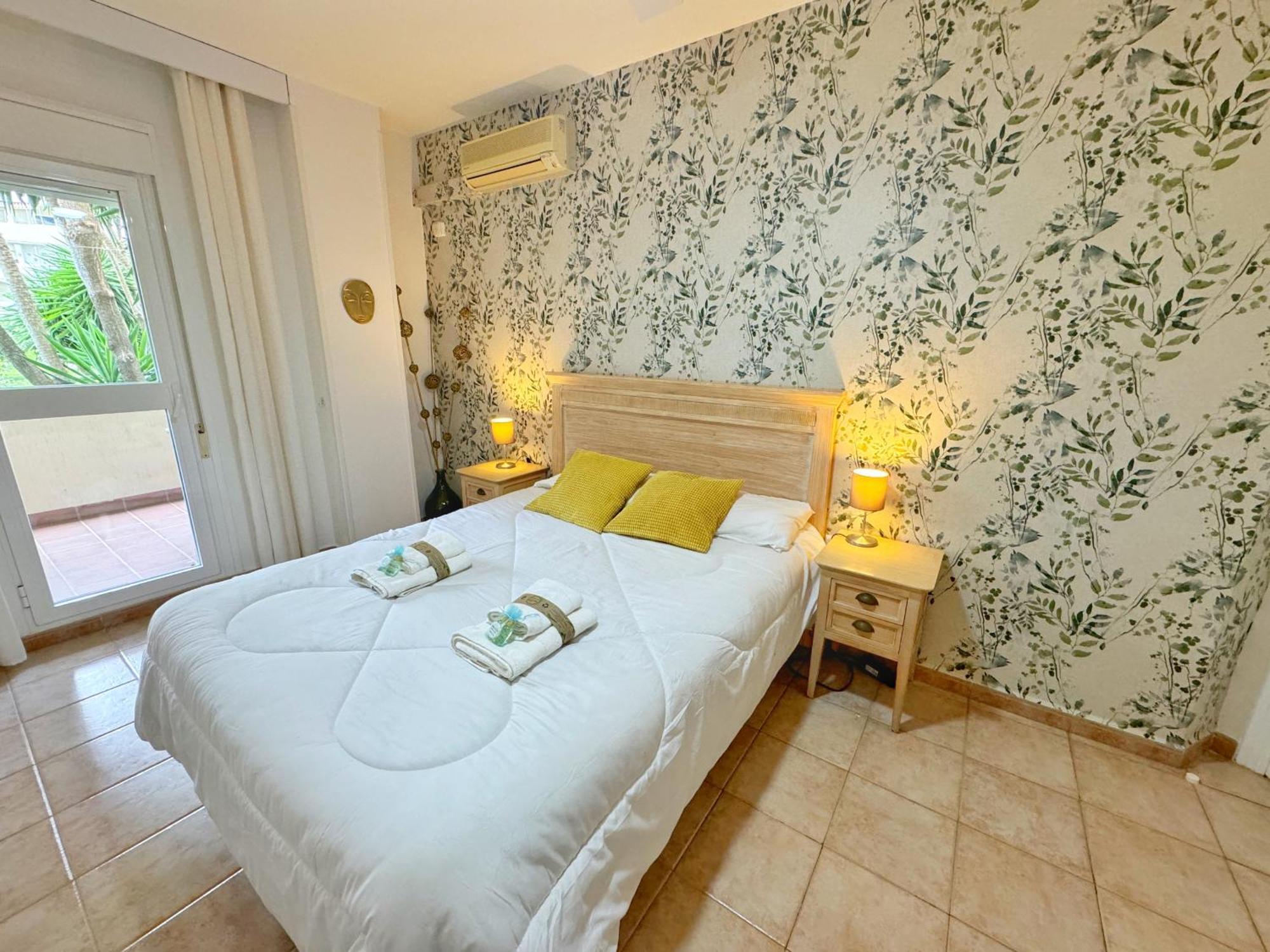 797 Holiday Rentals- Precioso Piso Con Vistas Al Jardin En Benalbeach Бенальмадена Экстерьер фото